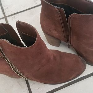 ankle boots